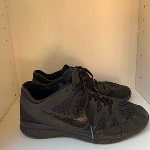 Nike Black Sneakers